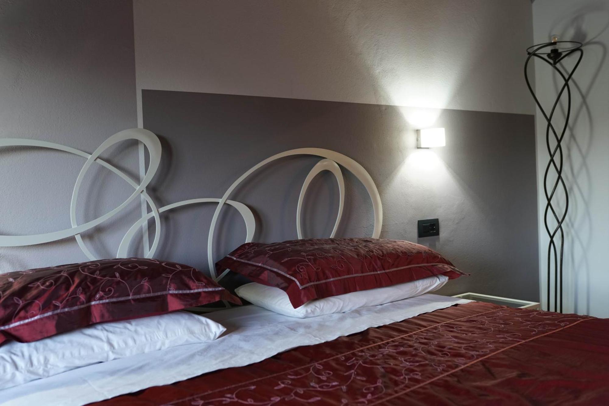 Portola La Vecchia Dimora Villa Roncola ภายนอก รูปภาพ